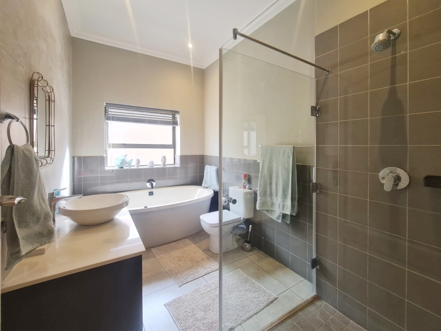 To Let 3 Bedroom Property for Rent in Kosmos North West